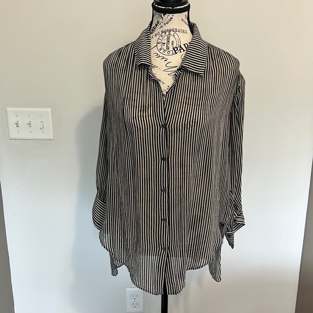 Halston stripy top black and brown colors. Size xs, run small.